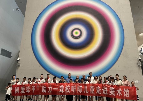 民革武汉市委会牵手武汉市第一聋哑学校走进美术馆